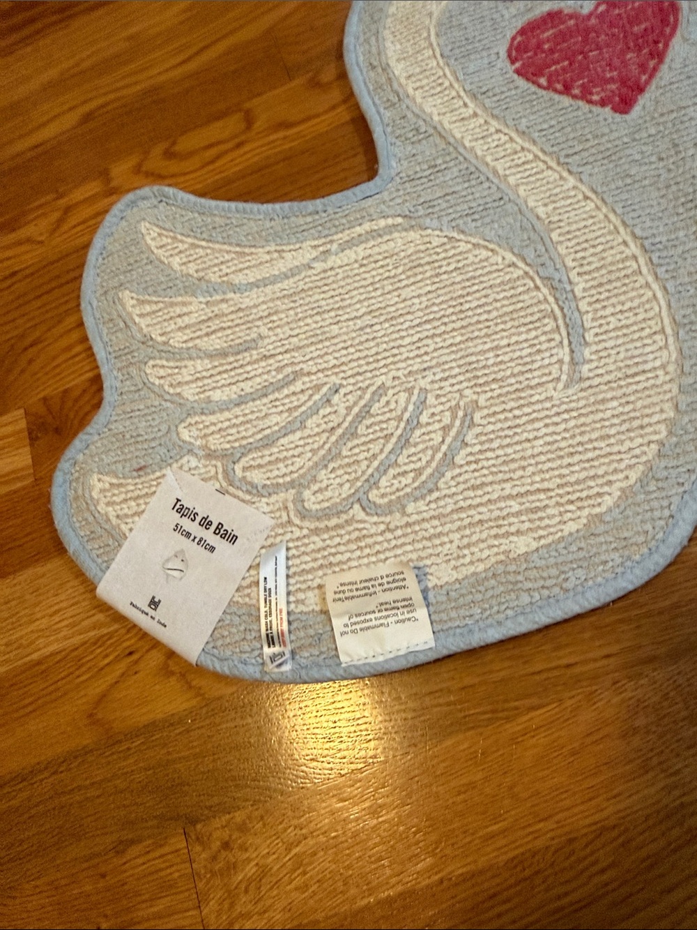 Urban Outfitters Swan Heart Bath Mat NWT - Picture 9 of 9
